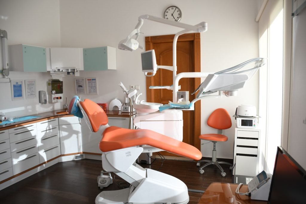 free dental treatment in Qatar